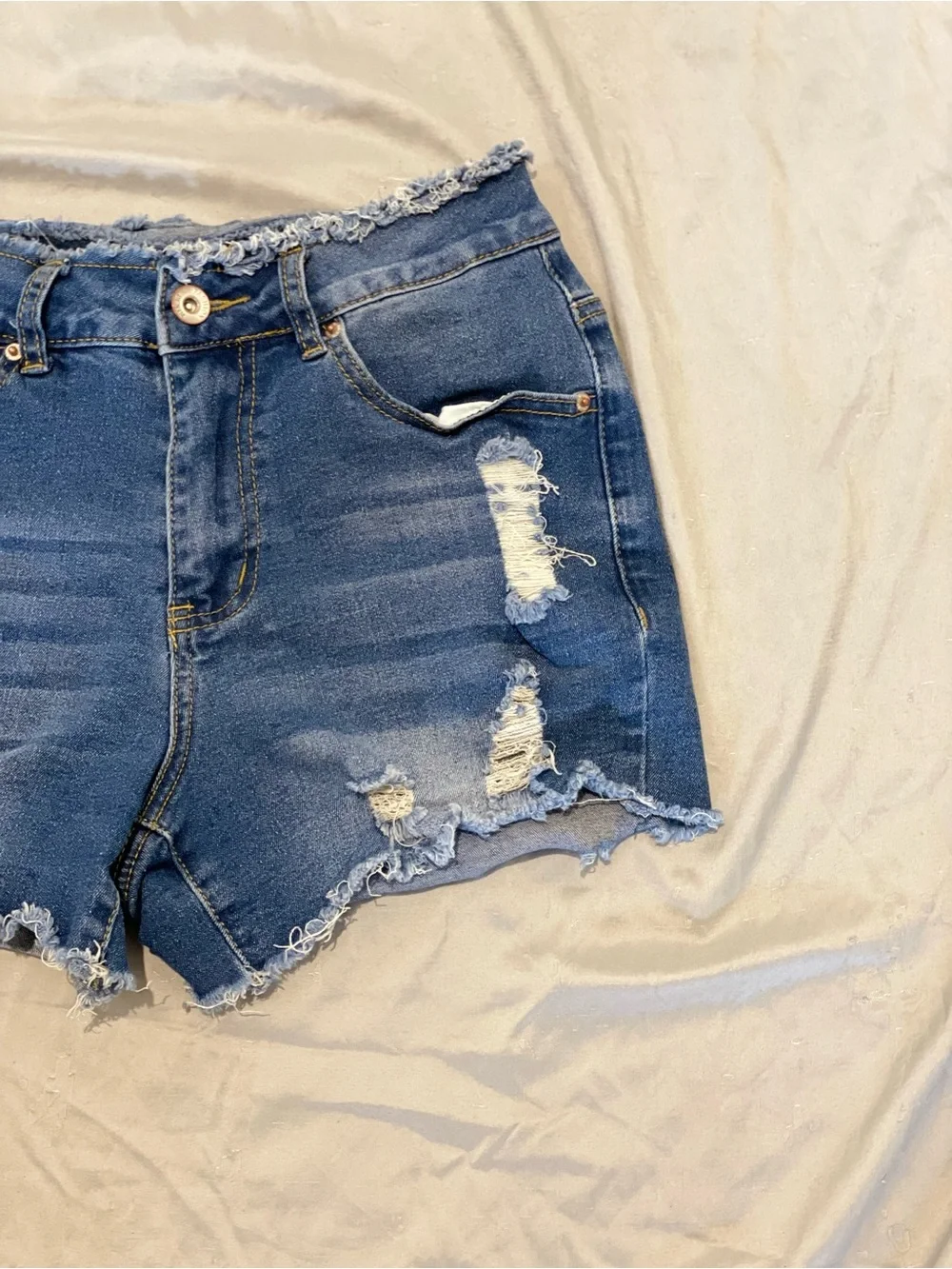🔥 TRENDY Frayed Raw Hem High-Rise Stretch Jeans! 💎 Size S (13” Waist) ✨